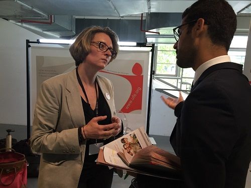 Charlotte Hemery et un visiteur